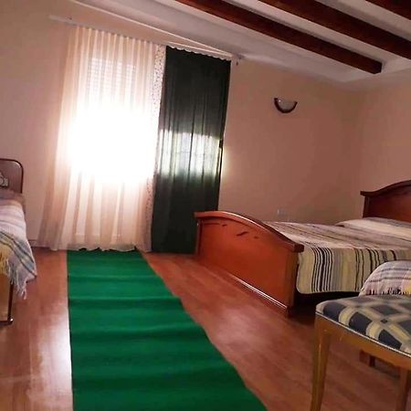 Vila Verd Korce Hotel Bagian luar foto