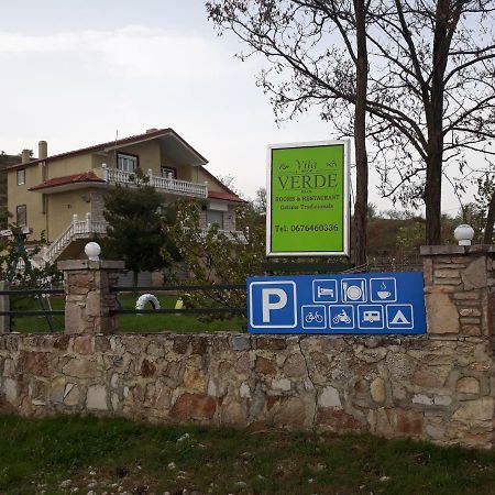 Vila Verd Korce Hotel Bagian luar foto