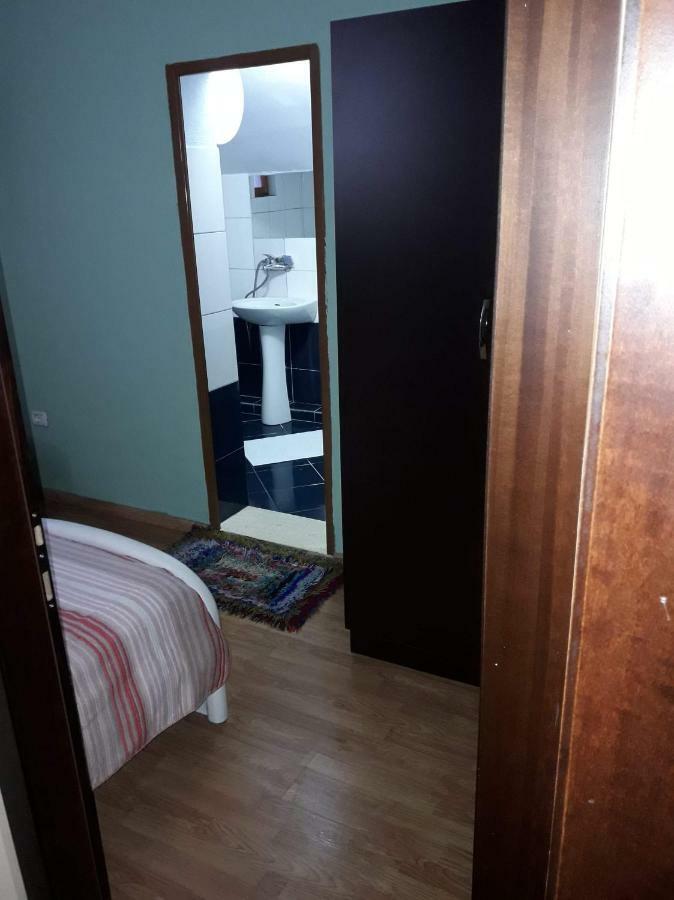 Vila Verd Korce Hotel Bagian luar foto