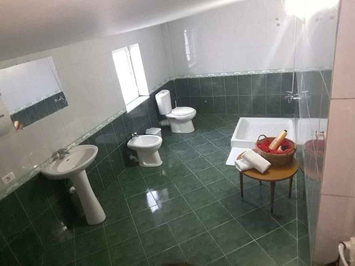 Vila Verd Korce Hotel Bagian luar foto
