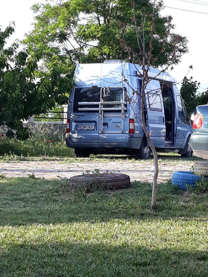 Vila Verd Korce Hotel Bagian luar foto